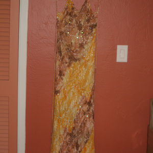 BEAUTIFUL EVENING GOWN